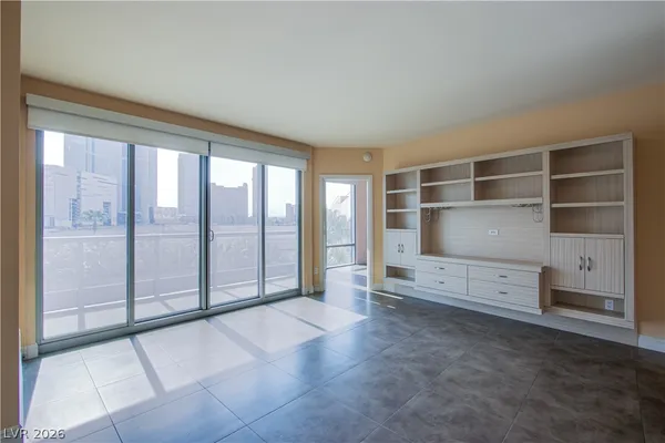 $2,300 | 222 Karen Avenue, Unit 306, Las Vegas, NV 89109