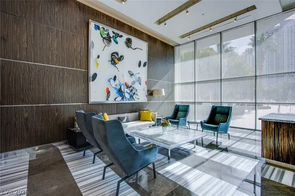 $2,300 | 222 Karen Avenue, Unit 306, Las Vegas, NV 89109