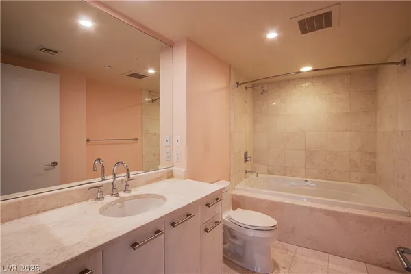 $2,300 | 222 Karen Avenue, Unit 306, Las Vegas, NV 89109
