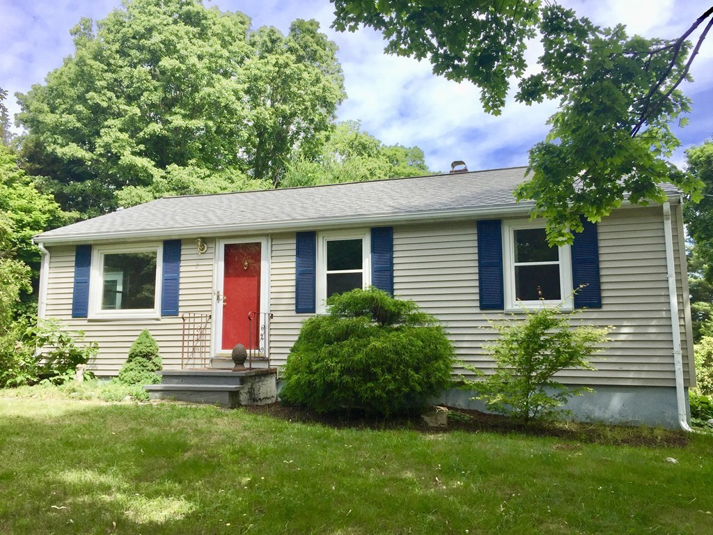 4 Stonybrook Road Sharon, MA 02067 - Photo 3 of 17 Gallery Image 3