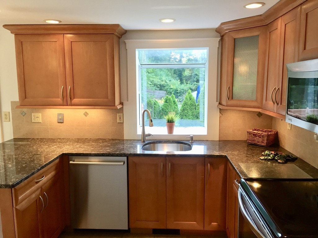4 Stonybrook Road Sharon, MA 02067 - Photo 5 of 17 Gallery Image 5