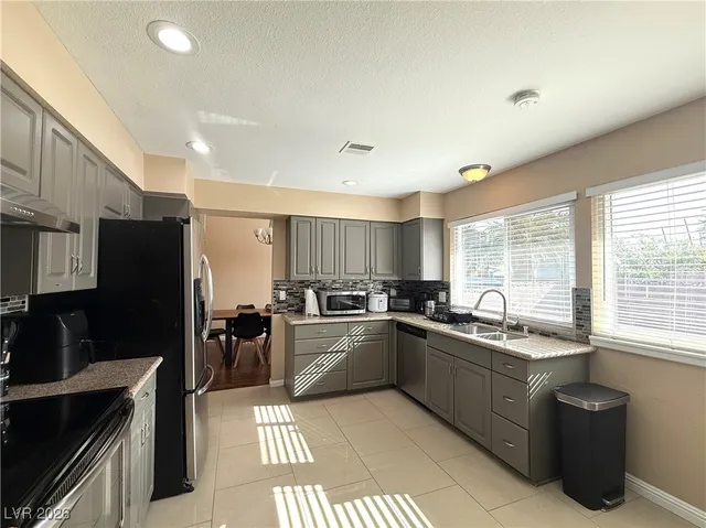 $2,895 | 5253 Cartaro Drive, Las Vegas, NV 89103