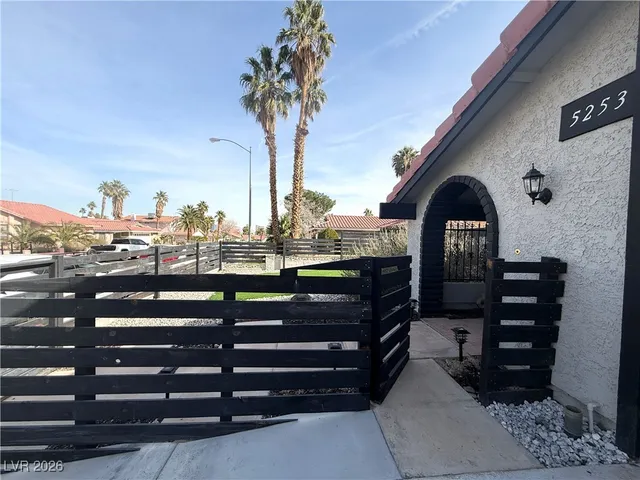 $2,895 | 5253 Cartaro Drive, Las Vegas, NV 89103