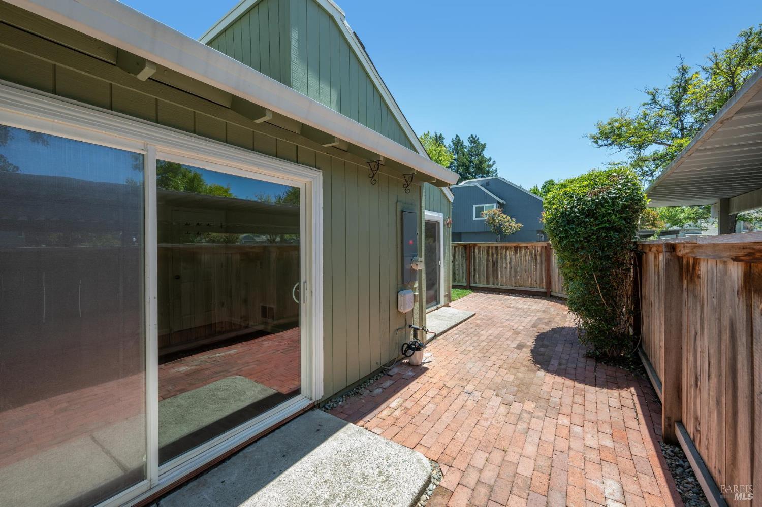 734 Racquet Club Circle Rohnert Park, CA 94928 - Photo 18 of 35