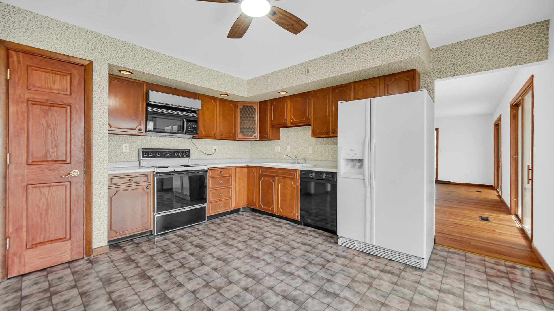2212 SW Road La Porte, IN 46350 - Photo 17 of 62 1920x1080