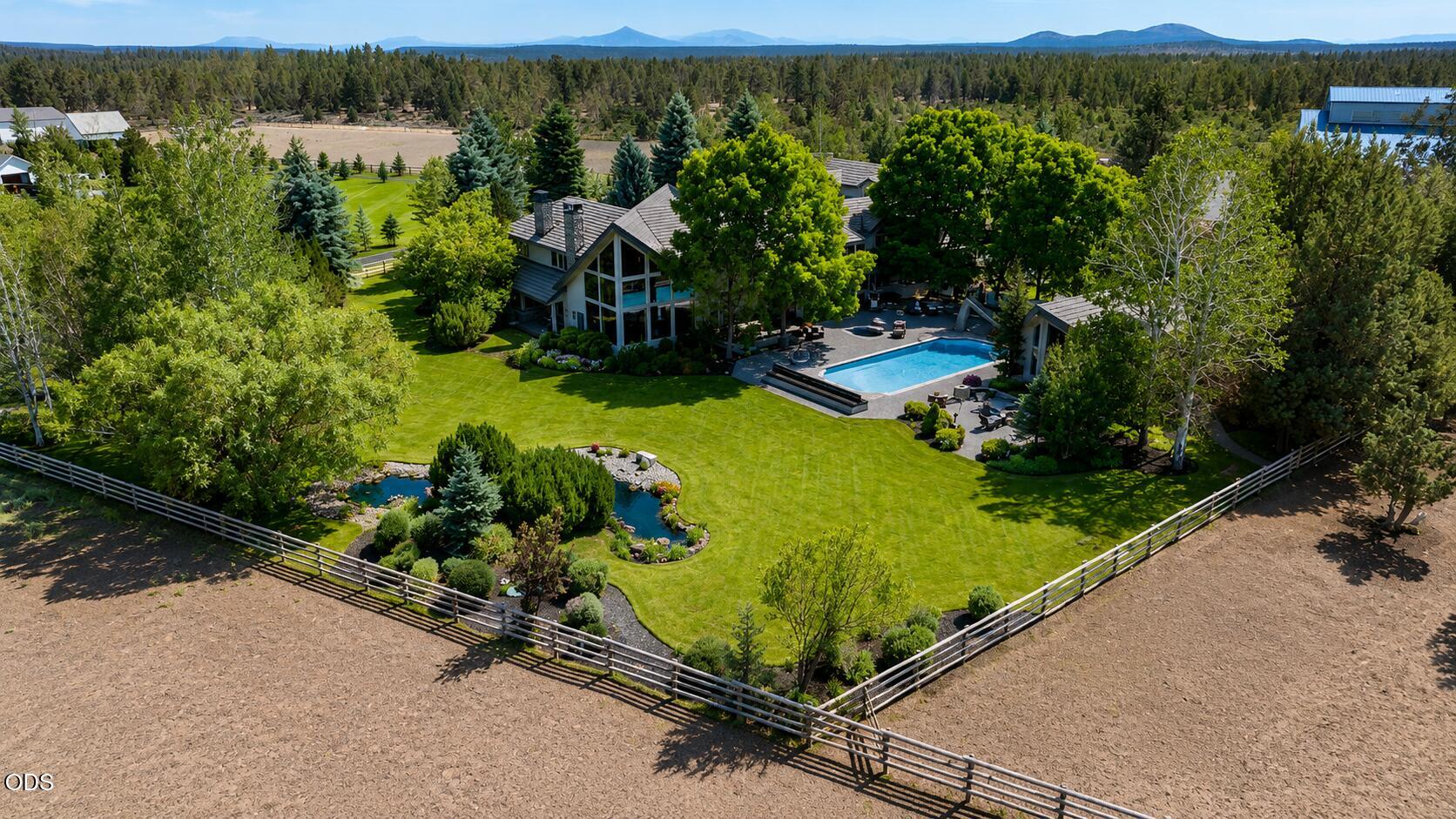 67480 Cloverdale Road Bend, OR 97703 - Photo 51 of 62