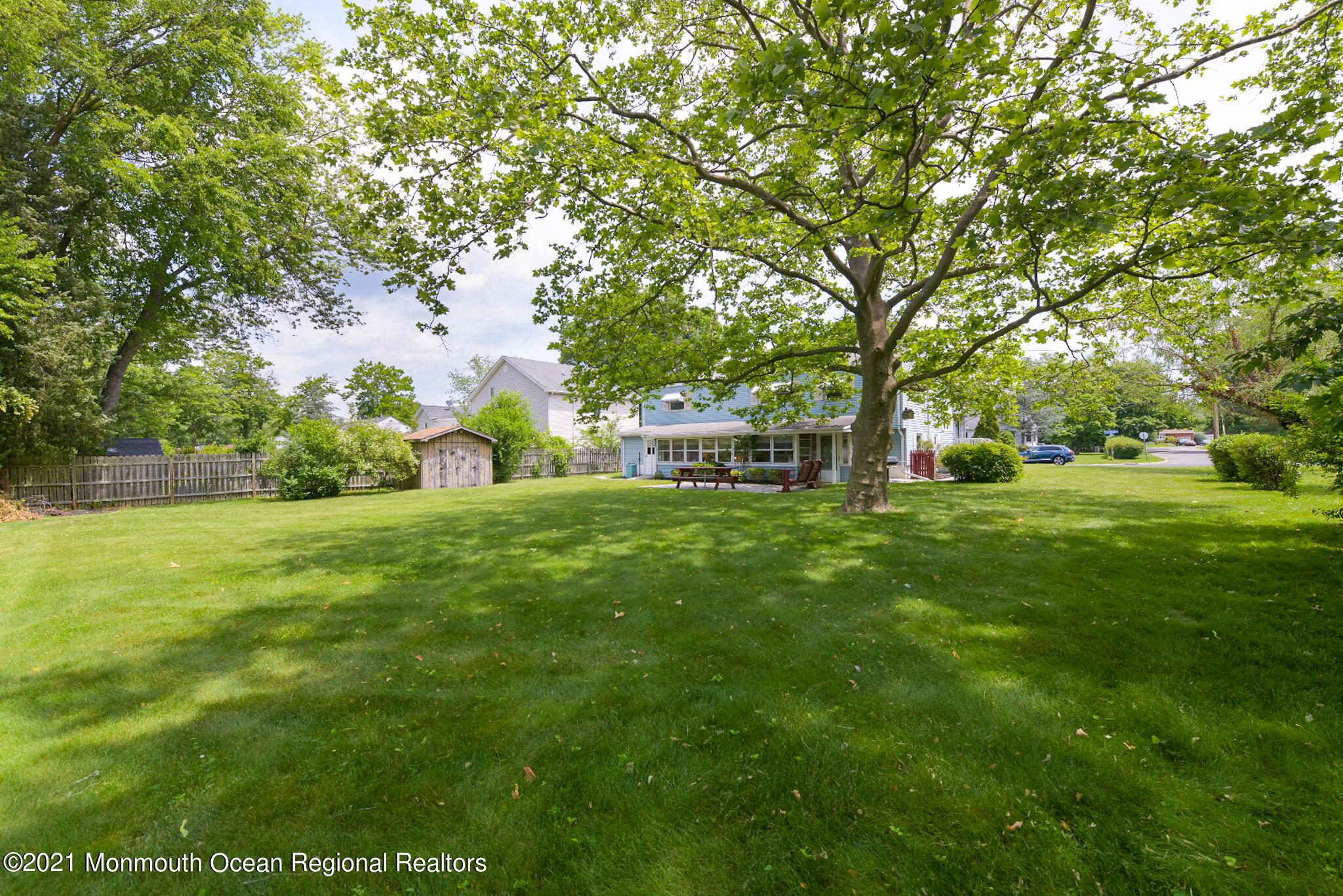 11 Old Manor Road Holmdel, NJ 07733 - Photo 2 of 22 DSC_4176