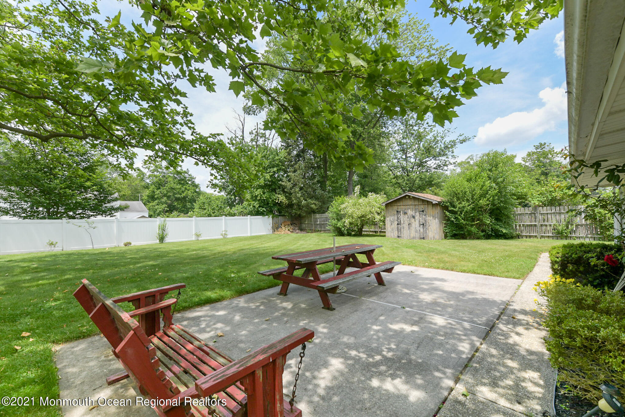 11 Old Manor Road Holmdel, NJ 07733 - Photo 3 of 22 DSC_4175
