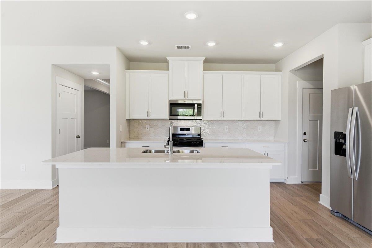 523 Hadlow Street Greer, SC 29651 - Photo 7 of 34