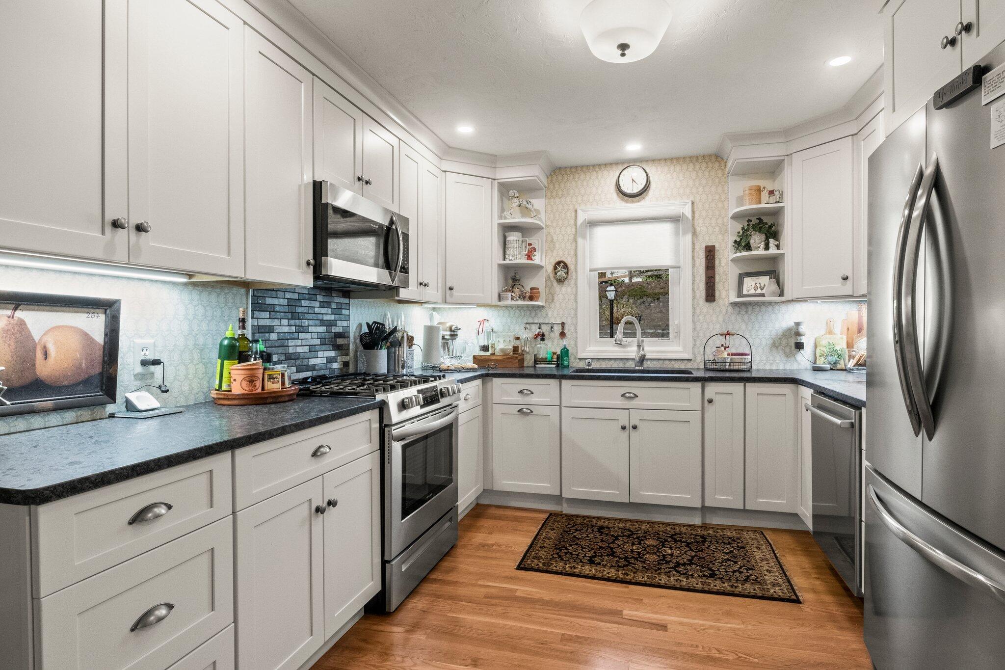 6 Aspen Road Buzzards Bay, MA 02532 - Photo 9 of 37 kitchen