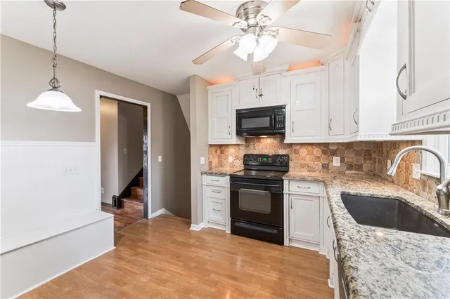 $349,900 | 1012 East Piatt Lane, Olathe, KS 66061