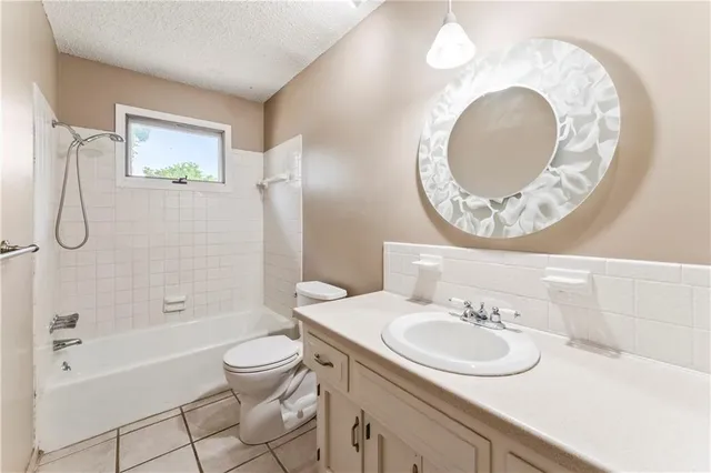 $349,900 | 1012 East Piatt Lane, Olathe, KS 66061