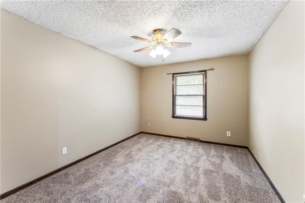 1012 East Piatt Lane Olathe, KS 66061 - Photo 19 of 39