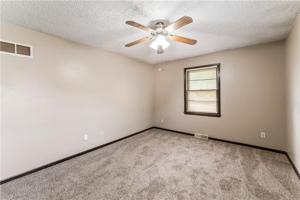 1012 East Piatt Lane Olathe, KS 66061 - Photo 22 of 39