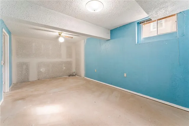 $349,900 | 1012 East Piatt Lane, Olathe, KS 66061