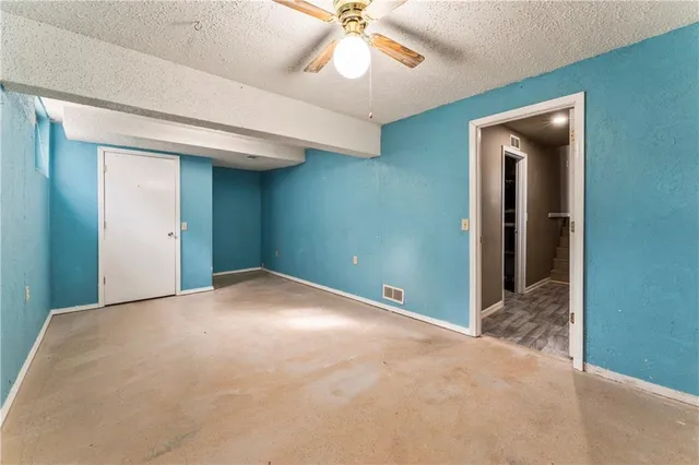 $349,900 | 1012 East Piatt Lane, Olathe, KS 66061