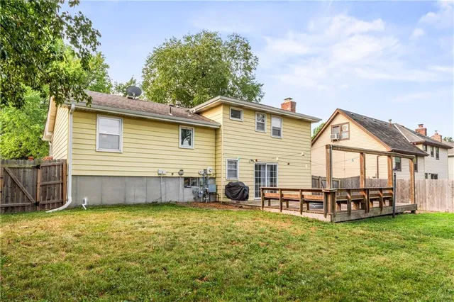 $349,900 | 1012 East Piatt Lane, Olathe, KS 66061