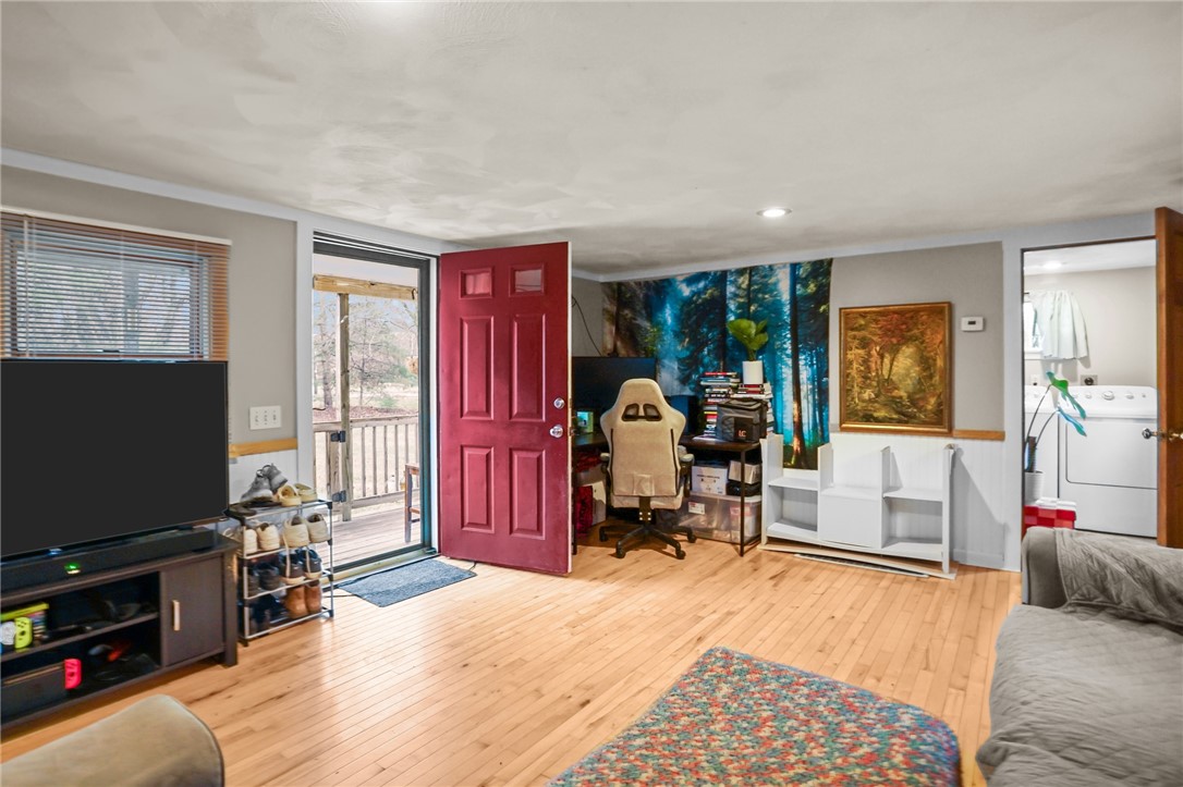 56 Laurel Street Hopkinton, RI 02804 - Photo 6 of 30