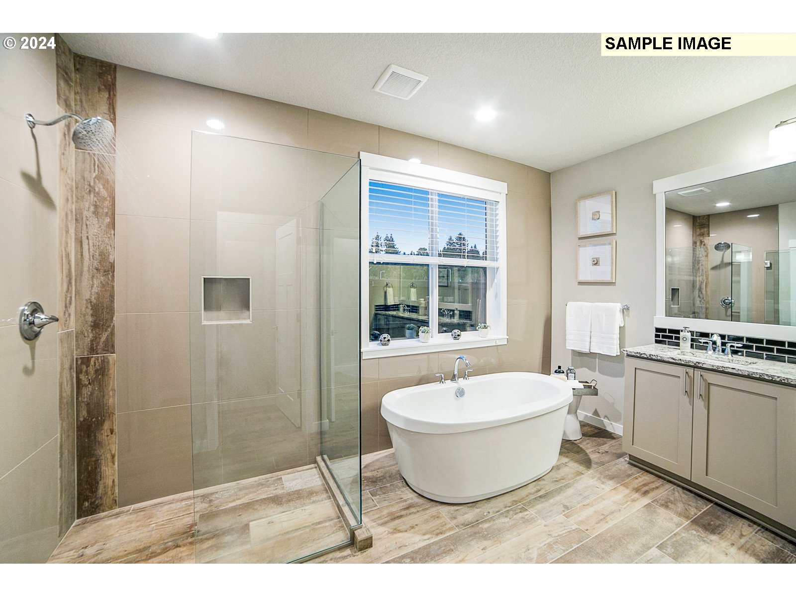1344 North Kalani Loop, Unit LOT 65 Ridgefield, WA 98642 - Photo 9 of 24 a view of a bathtub in a bathroom