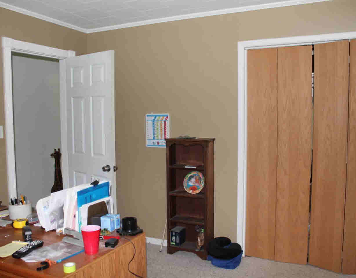 2140 Reid Road Flint, MI 48507 - Photo 18 of 48 21299021-17.JPG