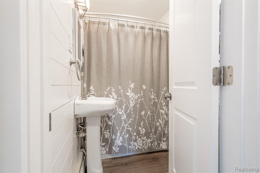 17921 Inkster Road Romulus, MI 48174 - Photo 14 of 28 Gallery Image 14