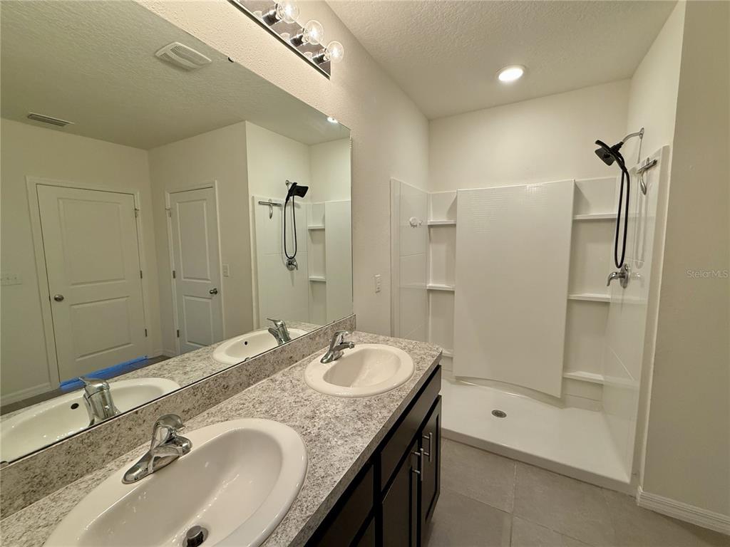 31000 Summer Sun Loop Wesley Chapel, FL 33545 - Photo 12 of 32