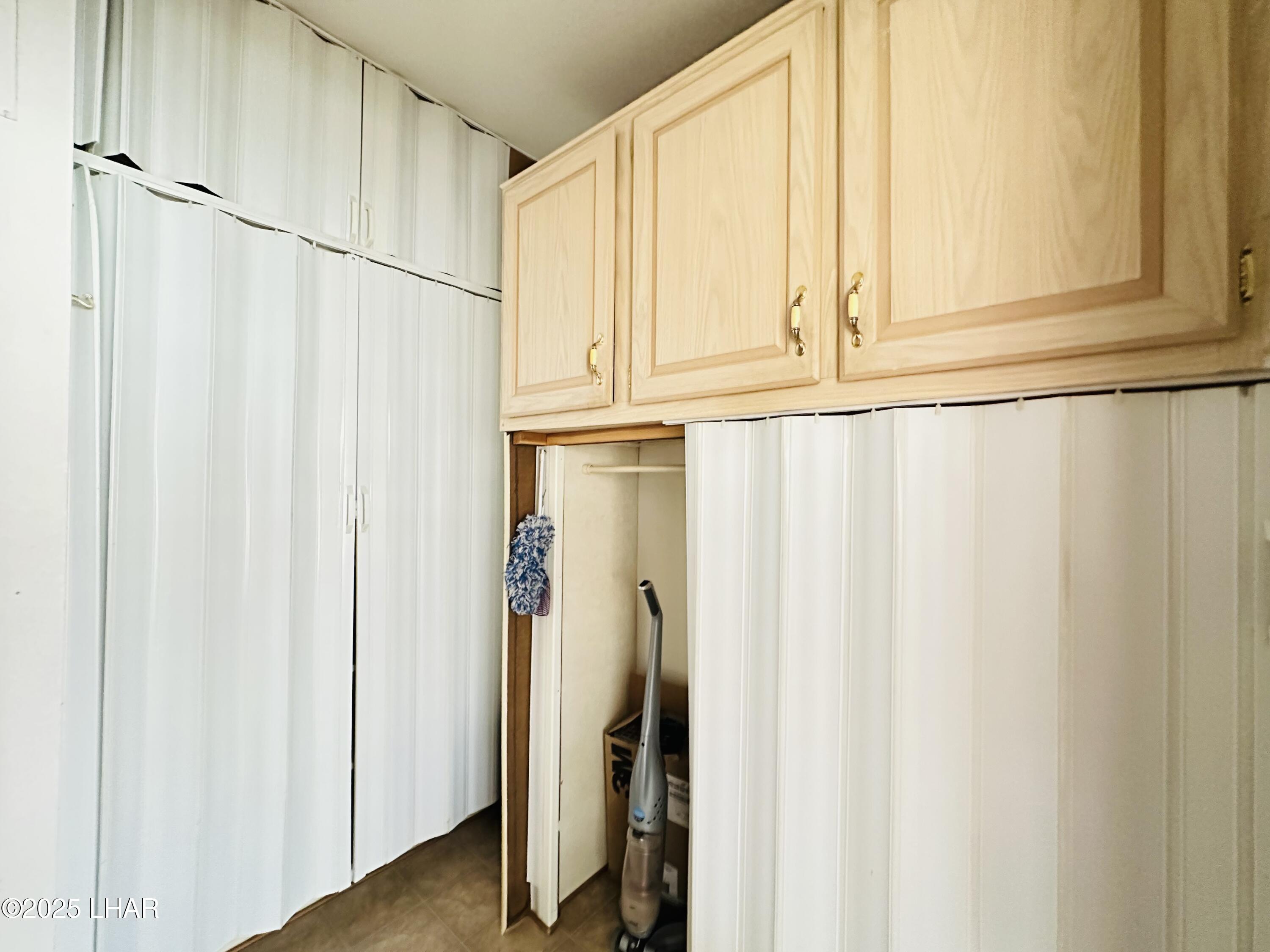 676 Hagley Loop Quartzsite, AZ 85346 - Photo 9 of 49 Pantry