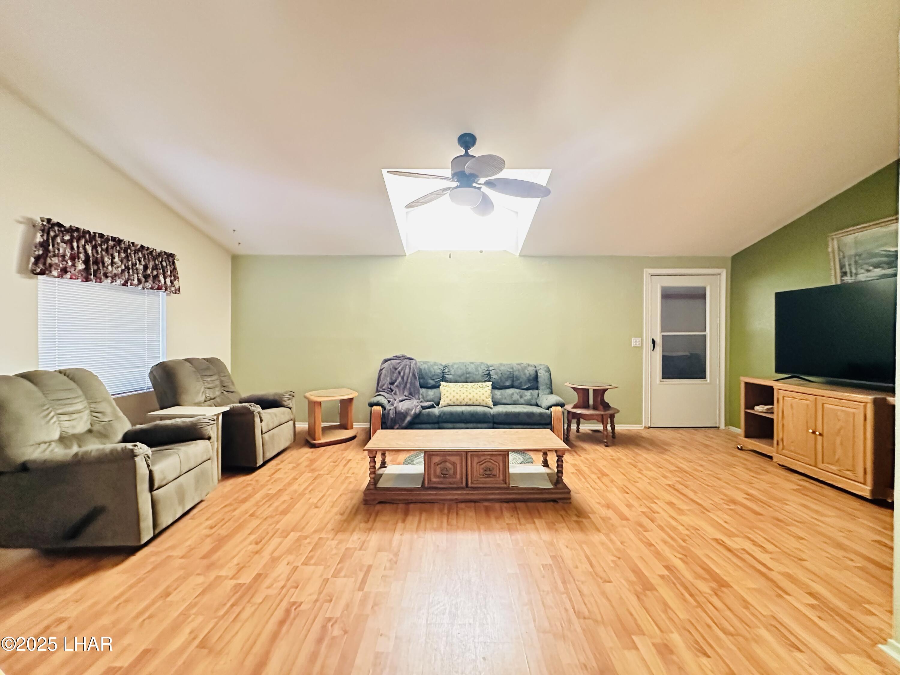 676 Hagley Loop Quartzsite, AZ 85346 - Photo 2 of 49 Living Room