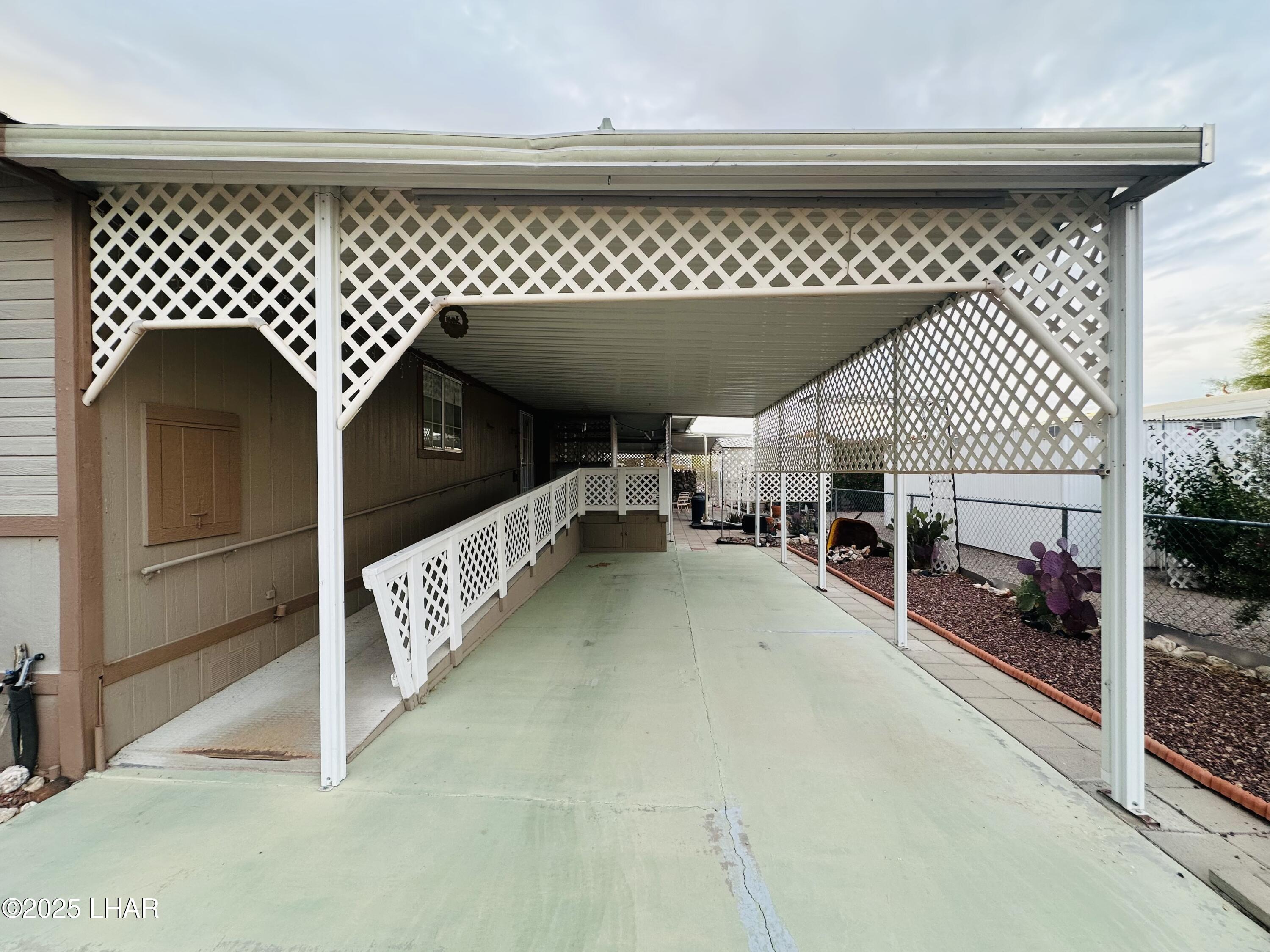676 Hagley Loop Quartzsite, AZ 85346 - Photo 22 of 49 Carport