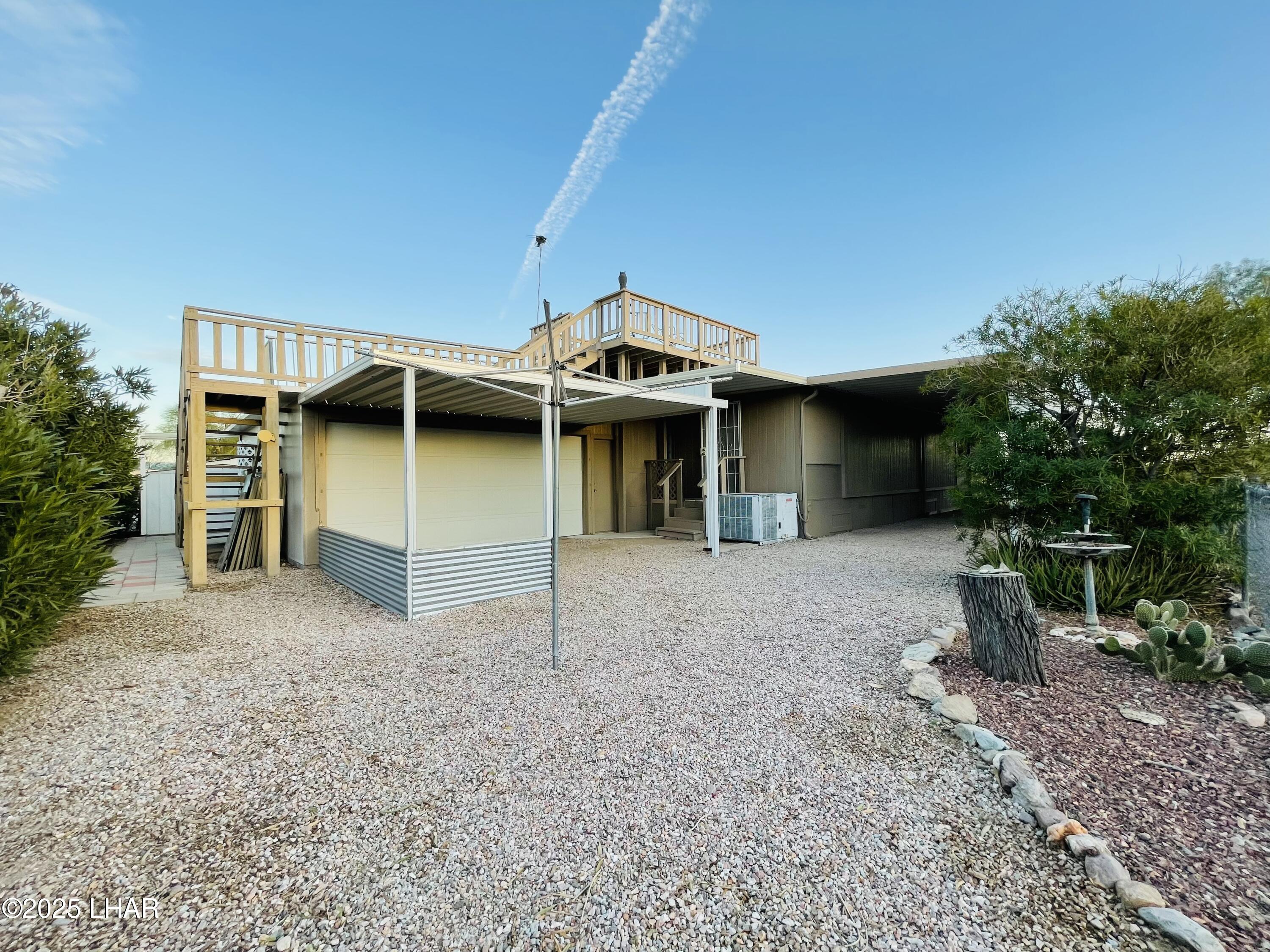 676 Hagley Loop Quartzsite, AZ 85346 - Photo 30 of 49 Backyard - Garage entrance