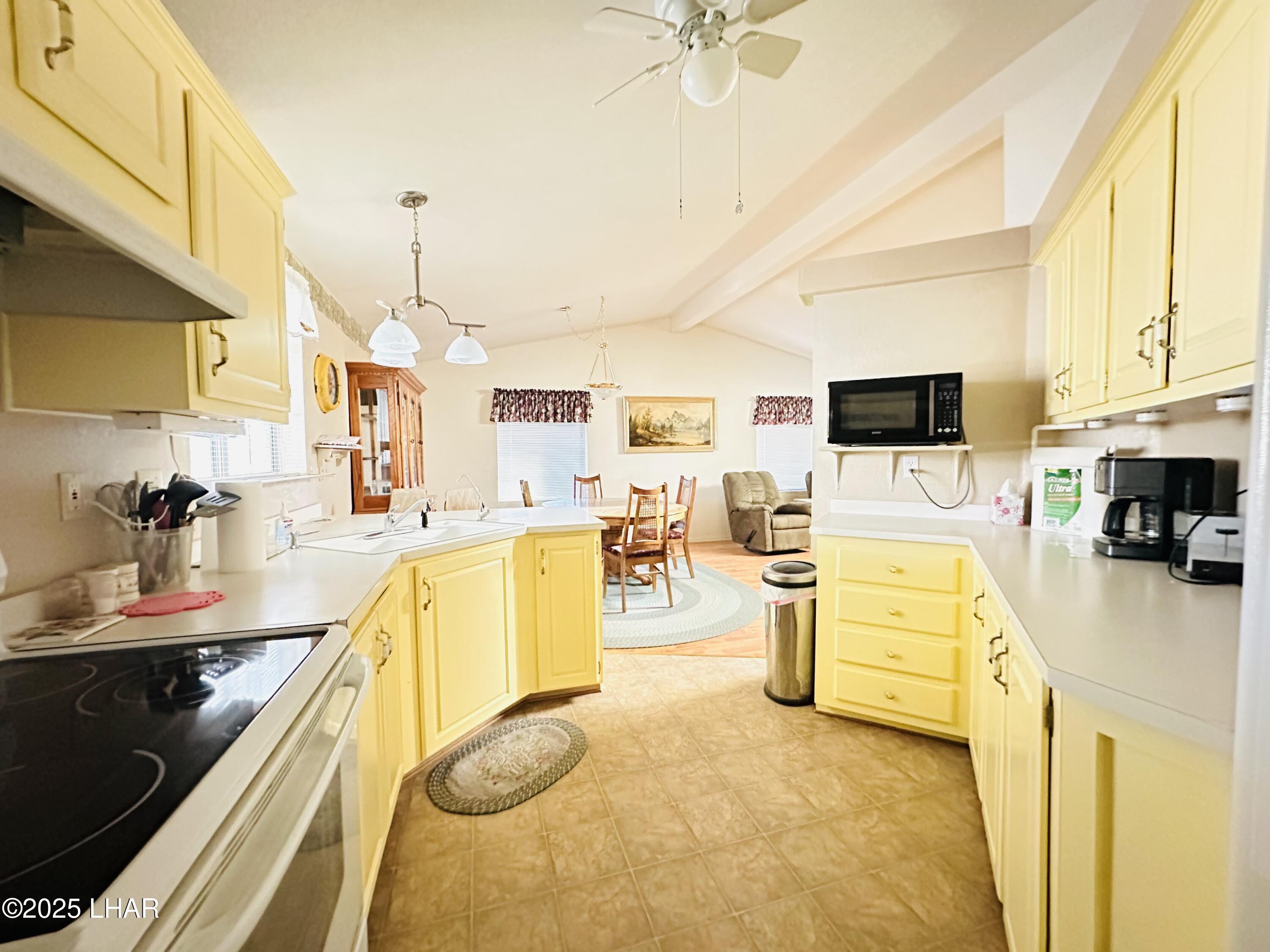 676 Hagley Loop Quartzsite, AZ 85346 - Photo 7 of 49 Kitchen