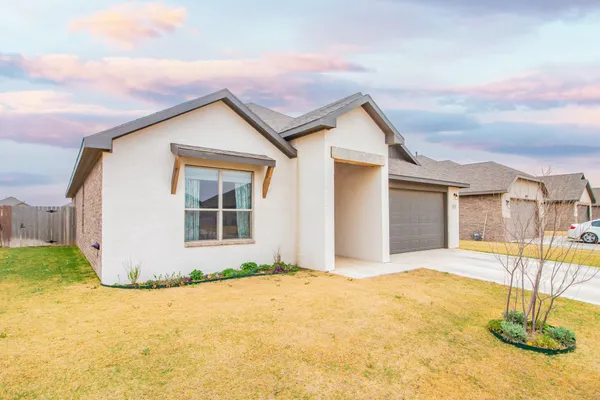 $305,000 | 7613 60th Street, Lubbock, TX 79407