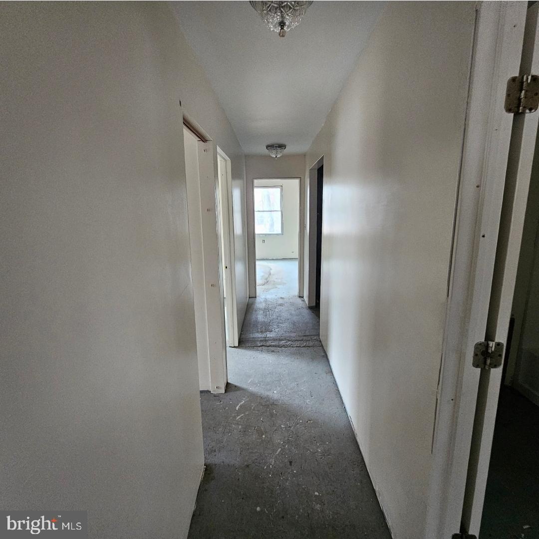 345 Jute Road Millville, NJ 08332 - Photo 16 of 18 a view of a hallway