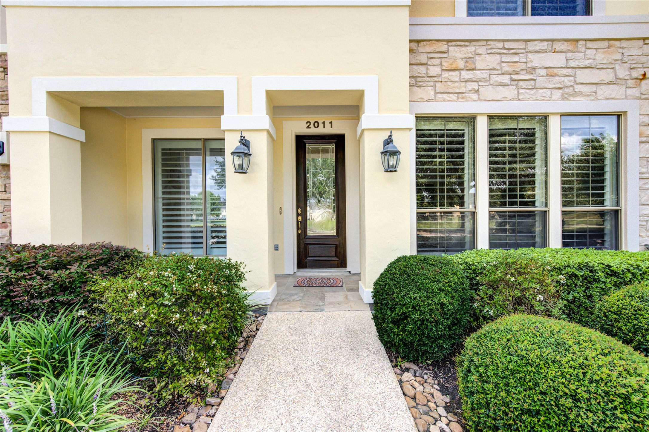 2011 Spring Cedar Lane Houston, TX 77077 - Photo 1 of 42 Gallery Image 1