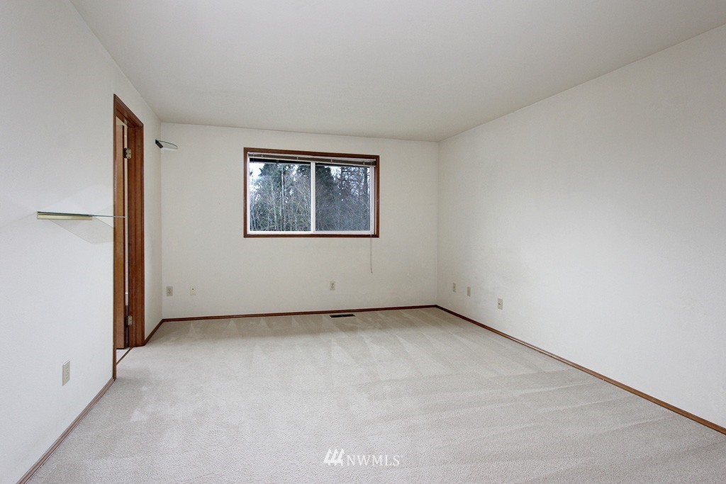 13305 Southeast 195th Street Renton, WA 98058 - Photo 11 of 18 Gallery Image 11