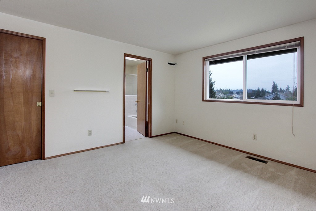 13305 Southeast 195th Street Renton, WA 98058 - Photo 12 of 18 Gallery Image 12