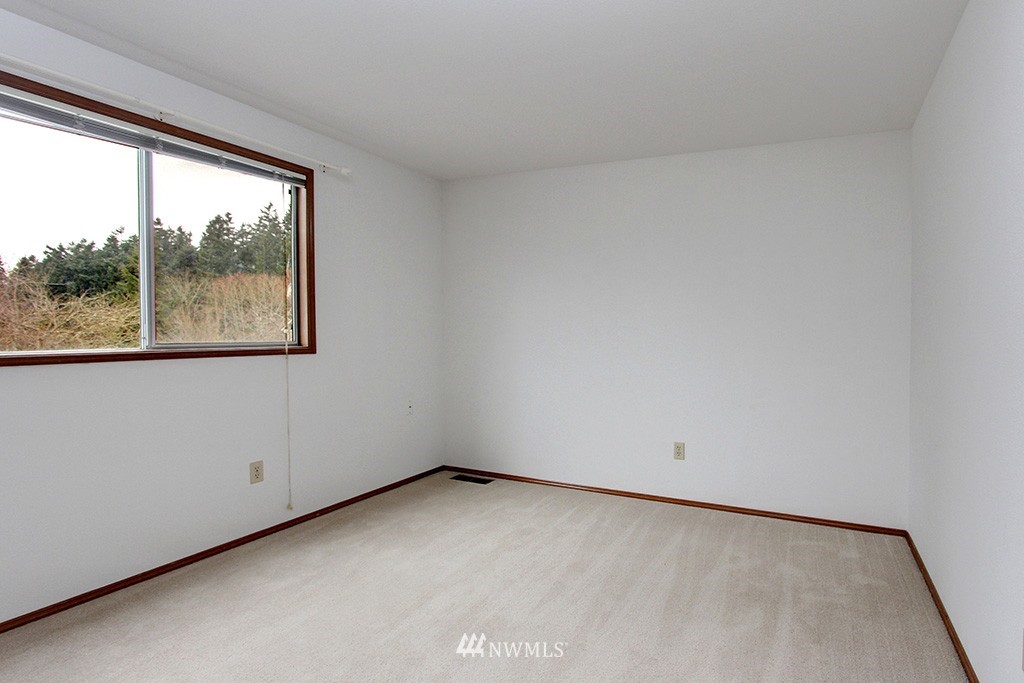 13305 Southeast 195th Street Renton, WA 98058 - Photo 10 of 18 Gallery Image 10