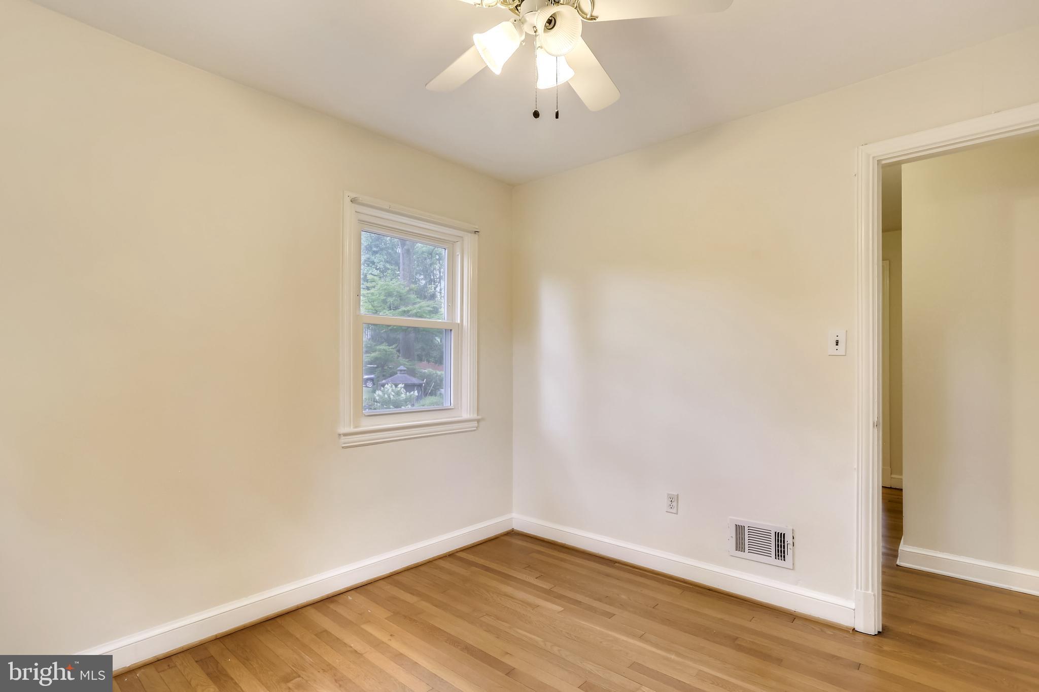 102 Denver Road Silver Spring, MD 20910 - Photo 23 of 36 Bedroom 1 - Newer Thompson Crk windows 2011