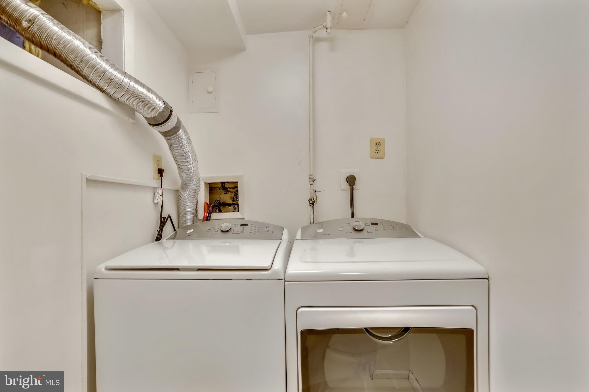 102 Denver Road Silver Spring, MD 20910 - Photo 33 of 36 New washer and dryer, tiled floor, revented