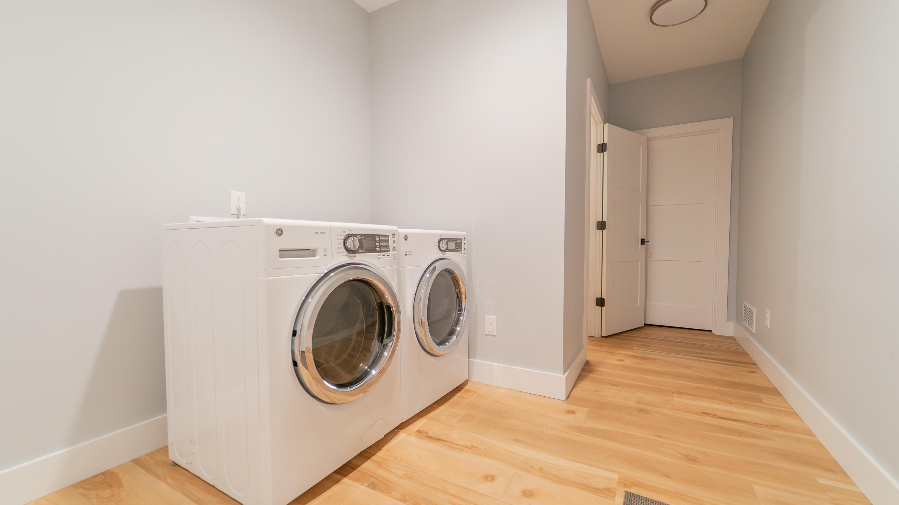 2816 Niles Buchanan Road Buchanan, MI 49107 - Photo 41 of 50 Lower laundry