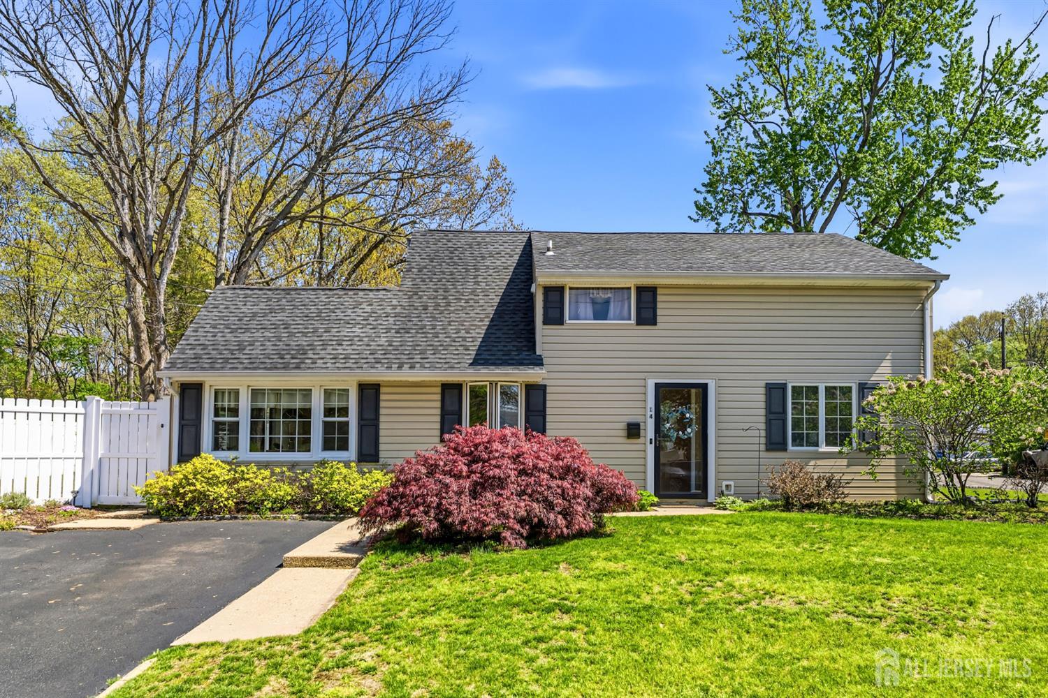 14 Sunrise Road Old Bridge, NJ 08857 - Photo 1 of 32 front view of a house and a yard
