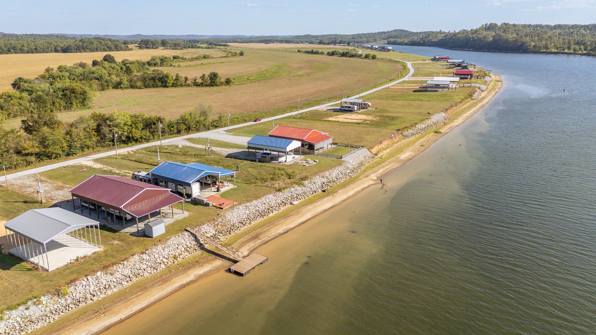 1997 Hardin Bottom River Road Clifton, TN 38425 - Photo 31 of 50 a view of a pool an ocean from a terrace