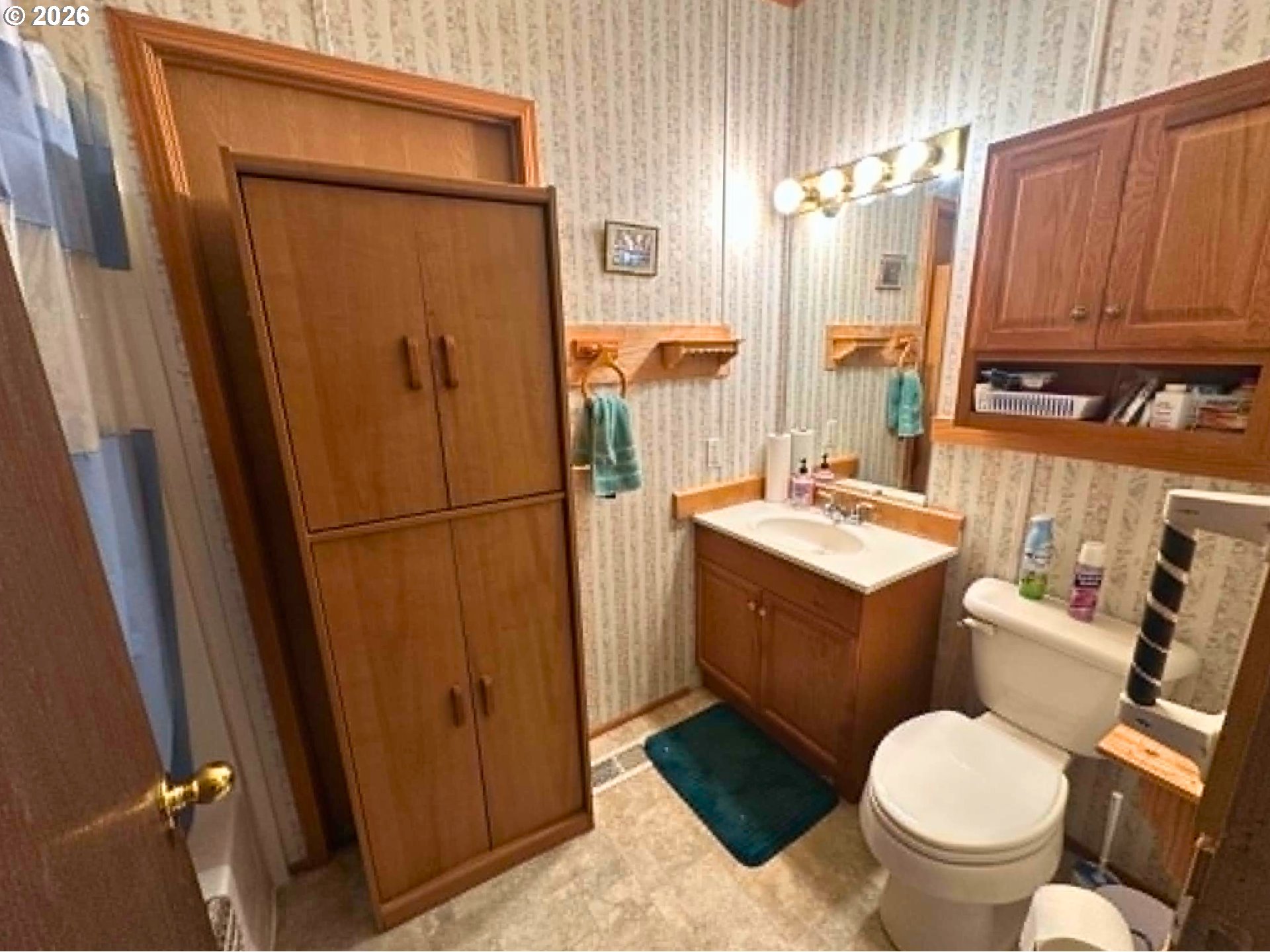82276 Hat Rock Road Hermiston, OR 97838 - Photo 18 of 19 Attached Bathroom #1
