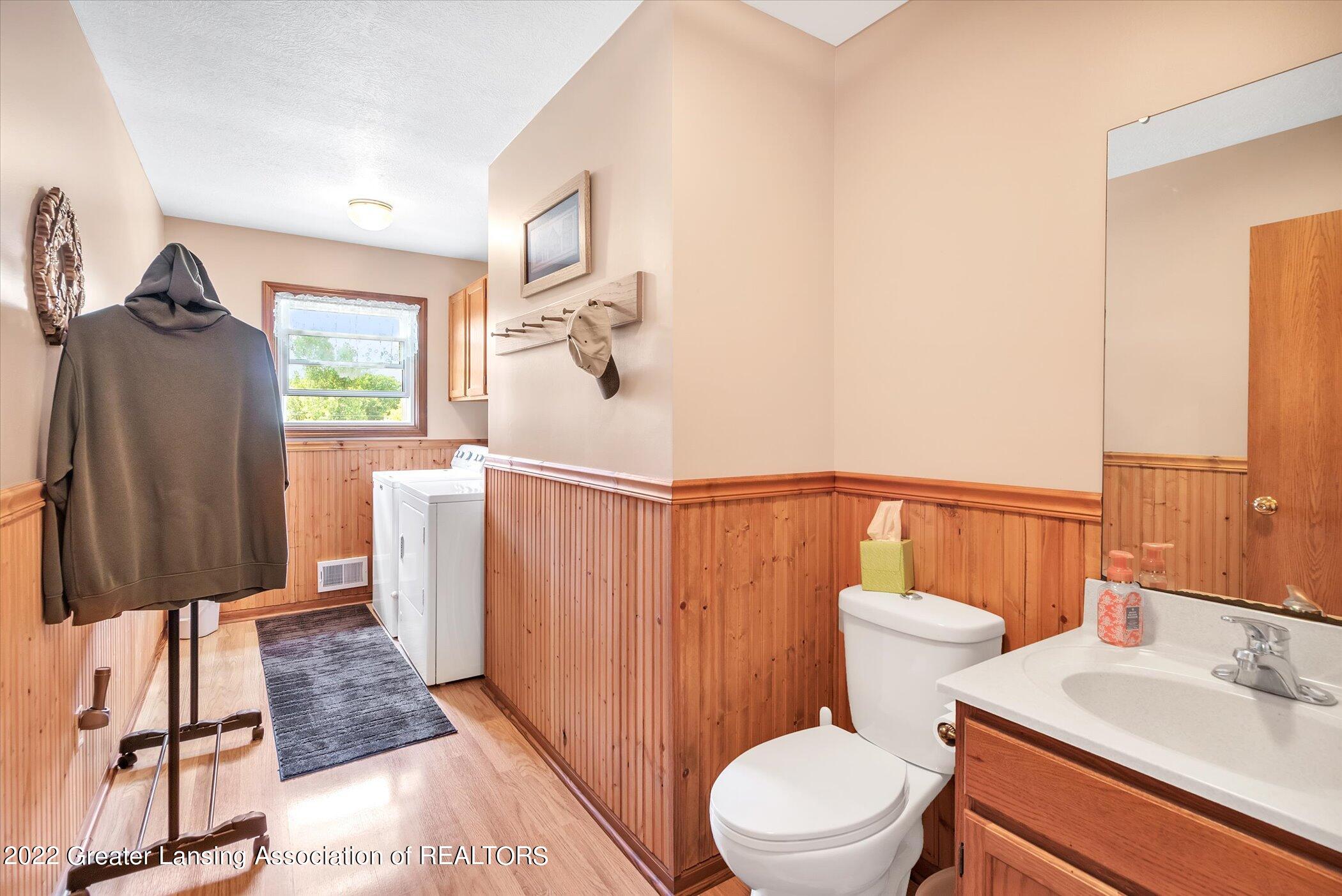 11263 Risner Lane Eaton Rapids, MI 48827 - Photo 29 of 42 30-11263-Risner-Ln-WindowStill-Real-Esta