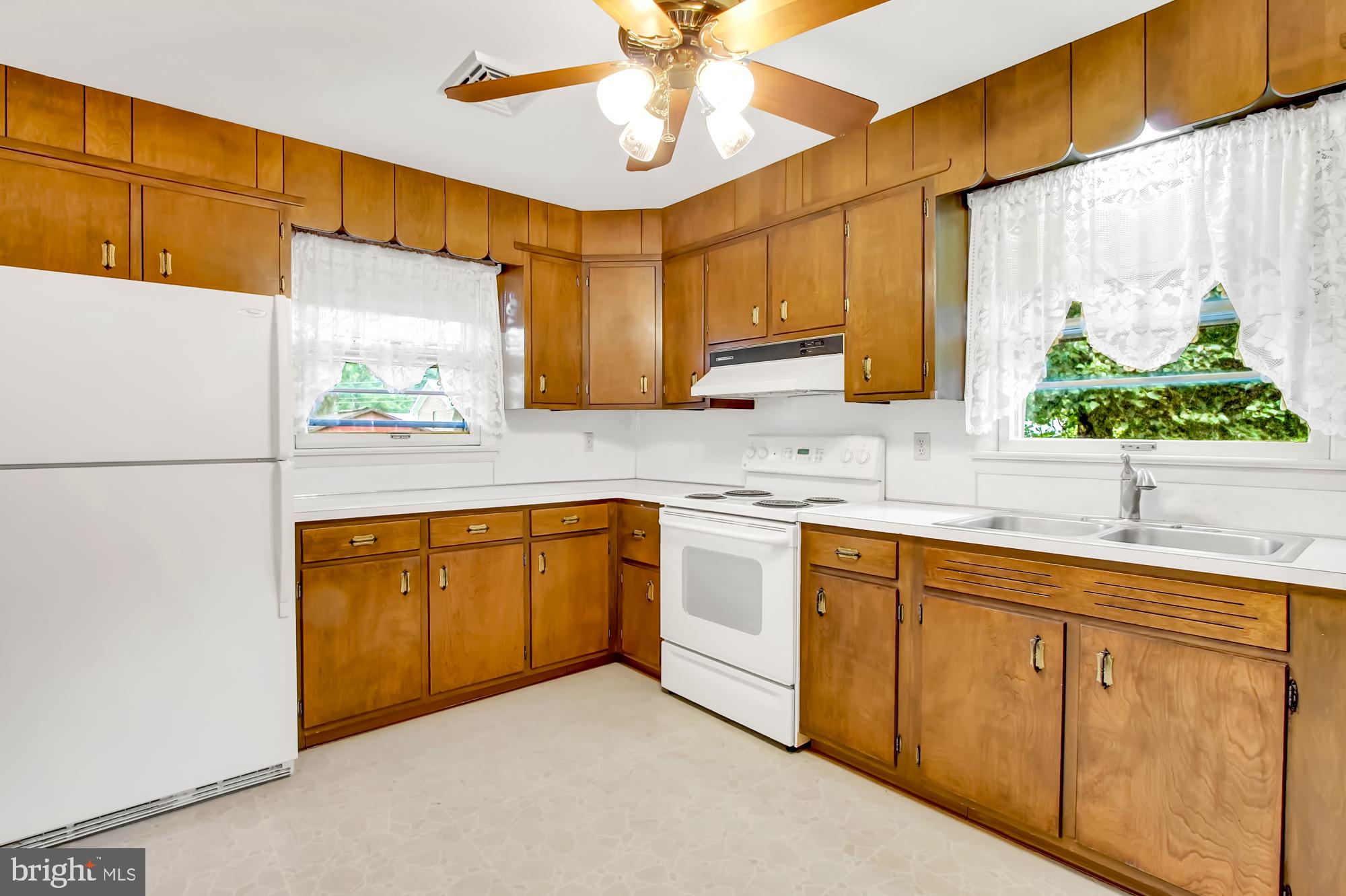 1341 Logan Street Reading, PA 19607 - Photo 8 of 24 Gallery Image 8