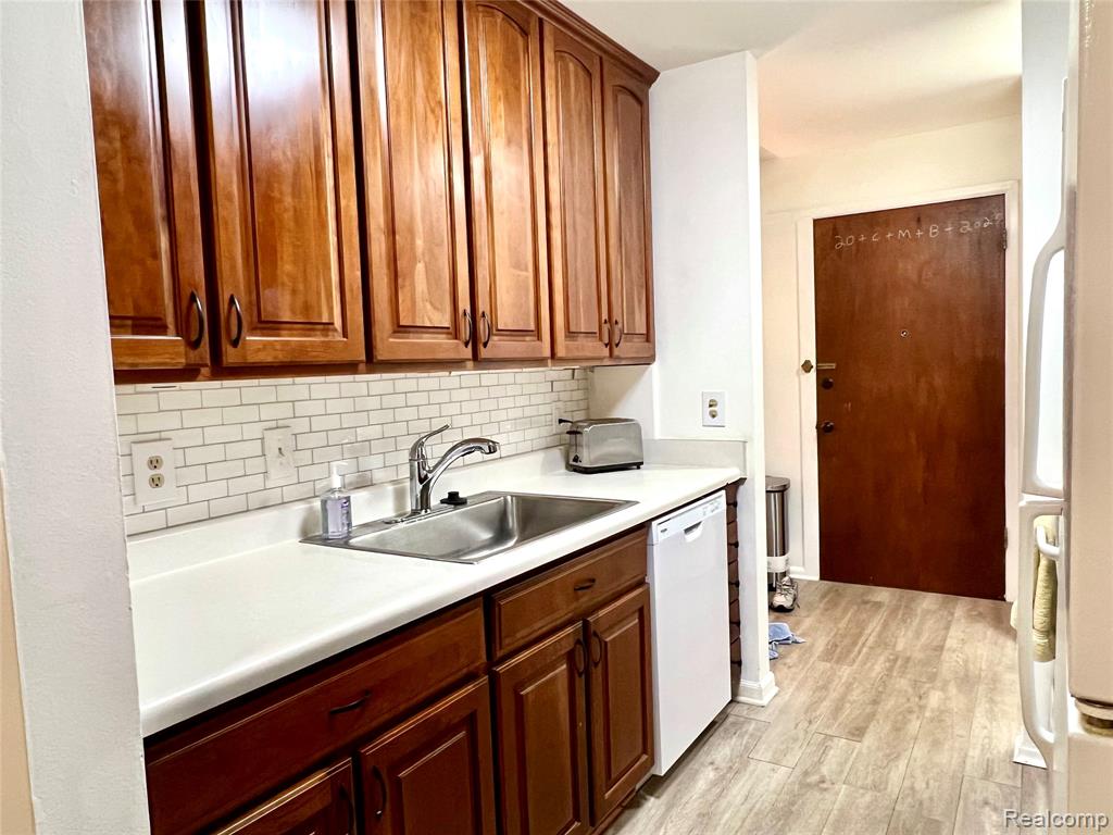 1199 South Sheldon Road, Unit 32 Plymouth, MI 48170 - Photo 14 of 41 Gallery Image 14