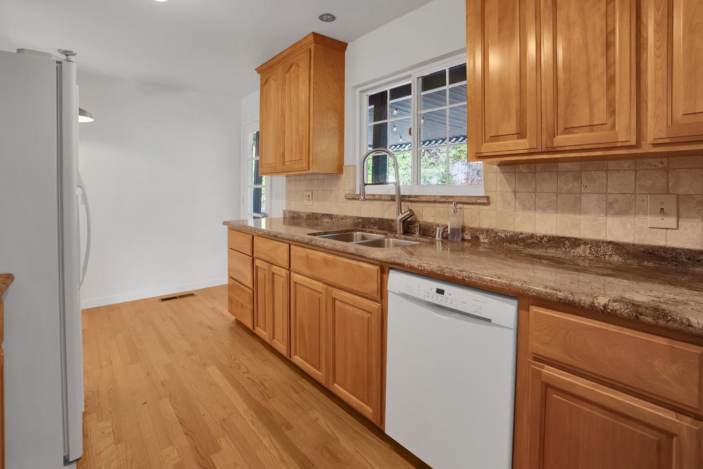 237 Riverside Avenue Ben Lomond, CA 95005 - Photo 17 of 41 Gallery Image 17
