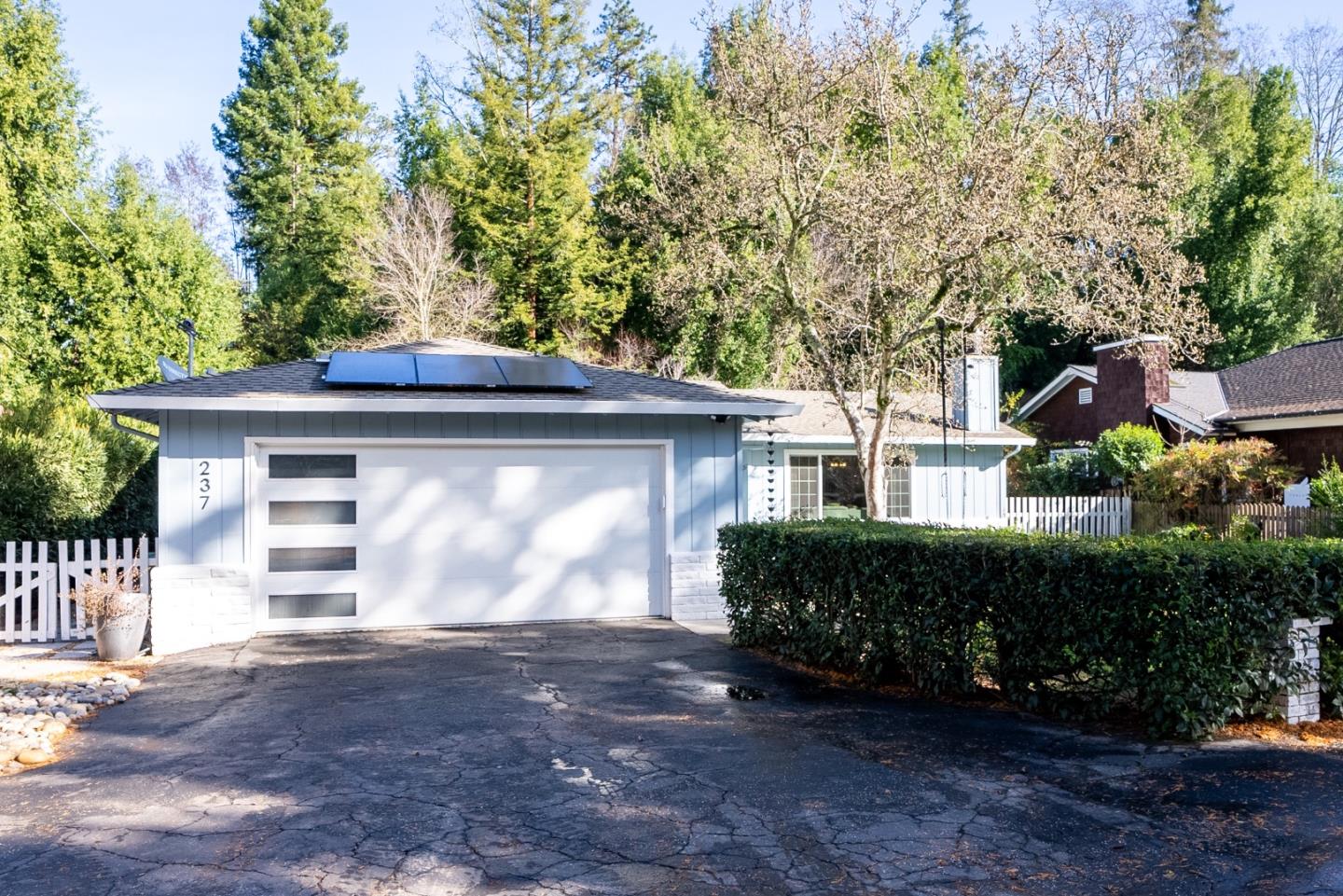 237 Riverside Avenue Ben Lomond, CA 95005 - Photo 4 of 41 Gallery Image 4
