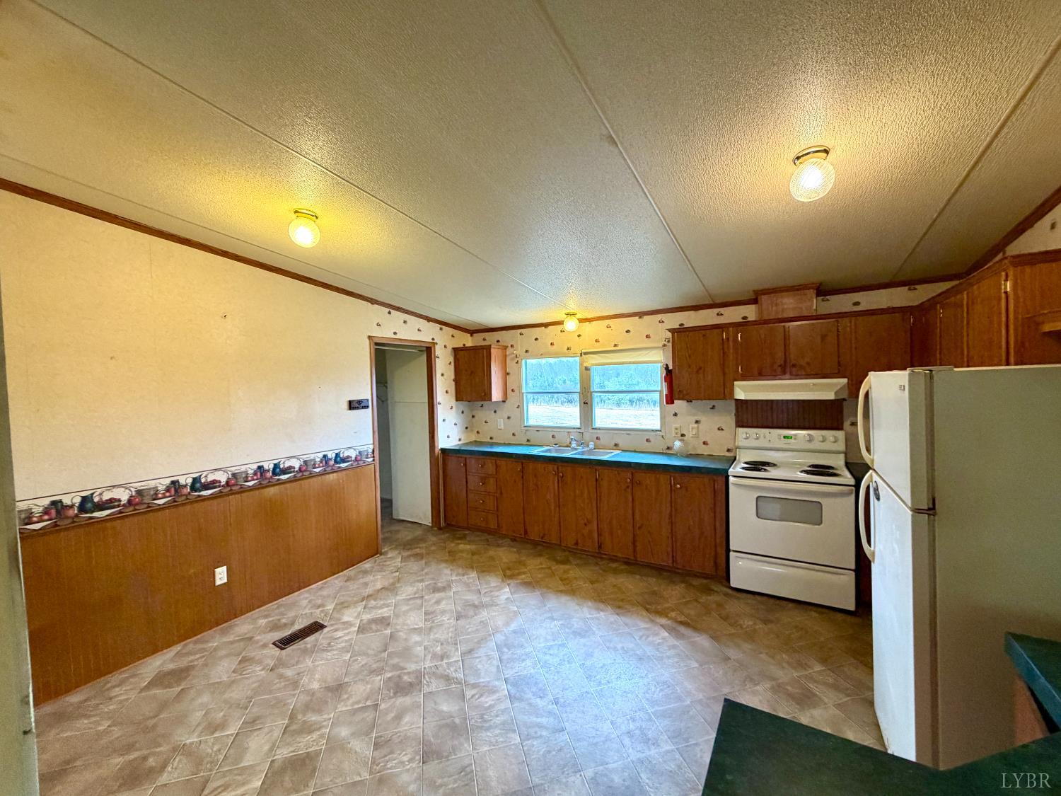 1472 Twenty Two Road Pamplin, VA 23958 - Photo 21 of 38 Kitchen