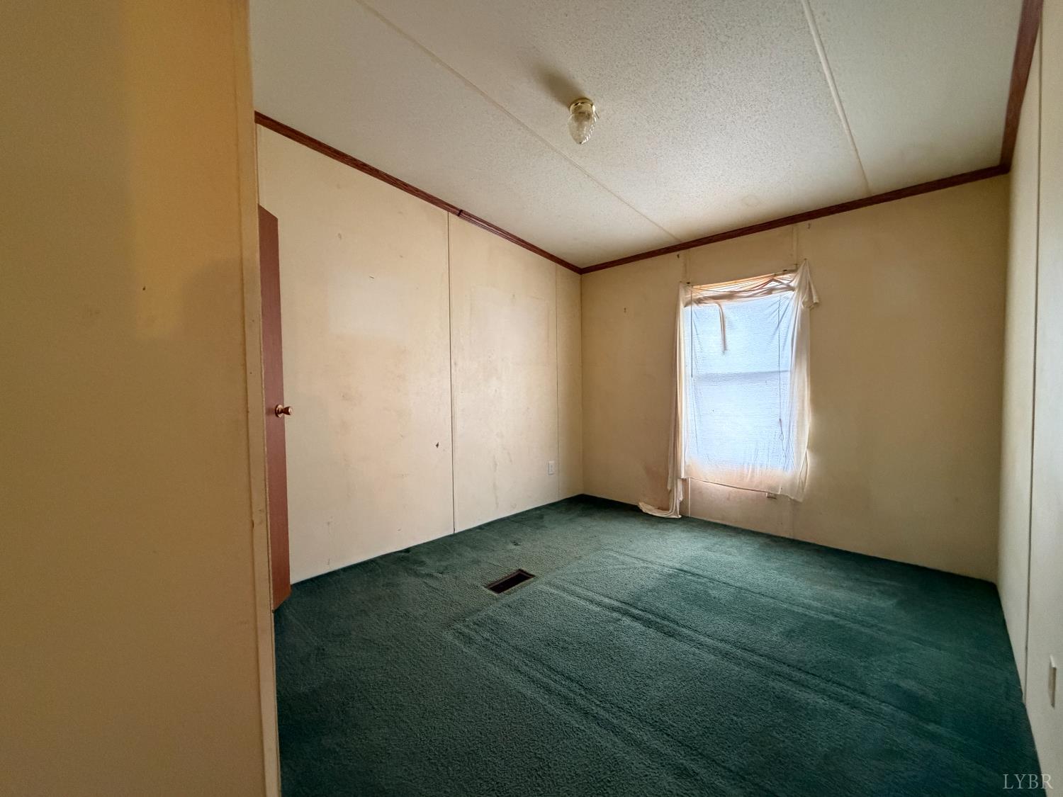 1472 Twenty Two Road Pamplin, VA 23958 - Photo 6 of 38 Third bedroom